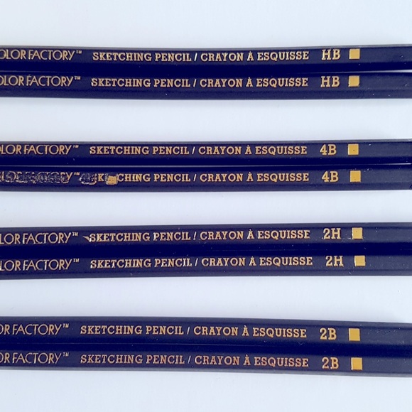 8 Sketching Pencils (4 Sizes) to Write or Draw - Picture 2 of 4